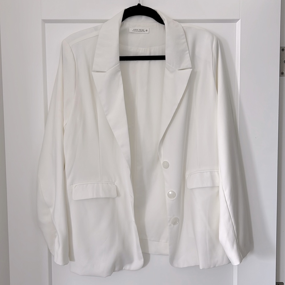 12th Tribe White Blazer M